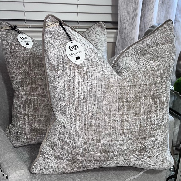 1-NWT CALLISTO HOME VELVET WEAVE DESIGN DECORATIVE THROW PILLOWS - Picture 15 of 17